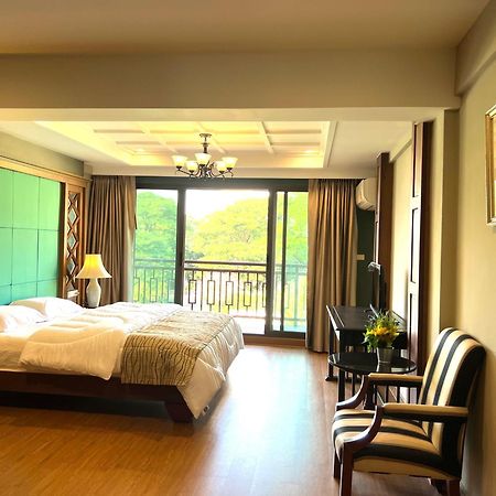 Quinstel Hostel Бангкок Экстерьер фото